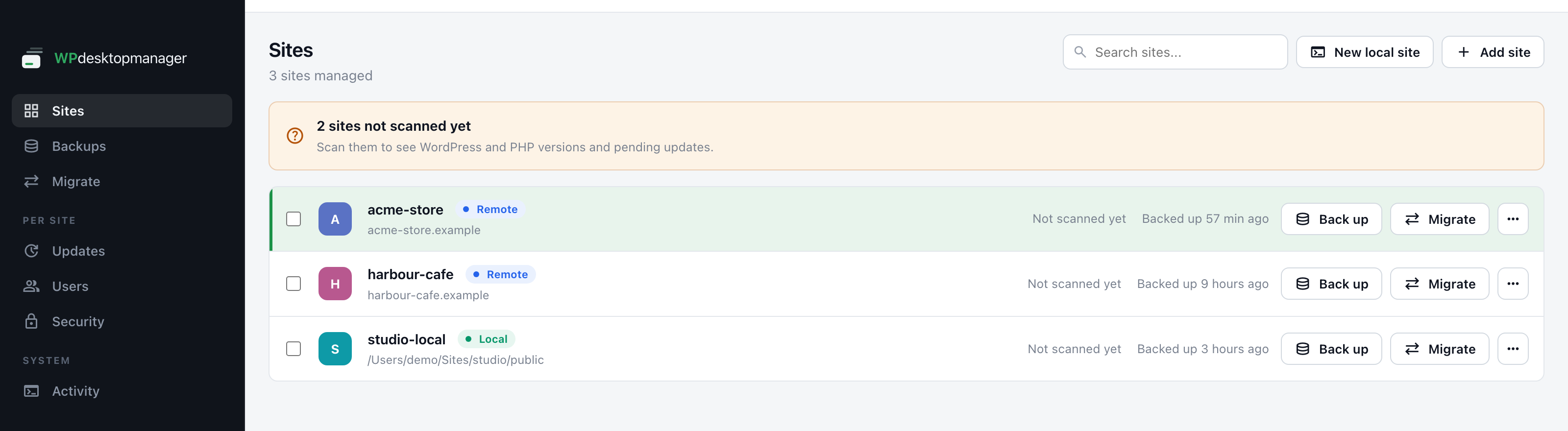 Het WPdesktopmanager-dashboard met drie WordPress-sites, wanneer ze voor het laatst zijn geback-upt, en per site een knop om te back-uppen of te migreren.